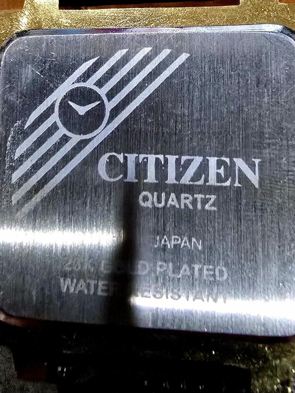 Citizen Quartz dress watch featuring a gold-tone rectangular "tank" Battery Work - Picture 5 of 8